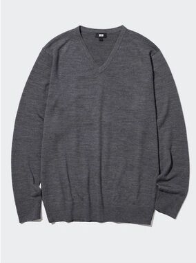 Uniqlo 100% wool size small Men's V-Neck Sweater - Charcoal